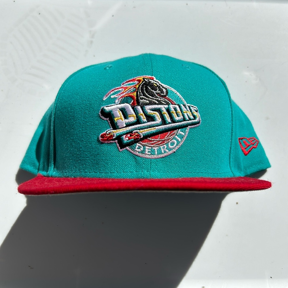 Detroit pistons 90s logo fitted hat sz 7 5/8